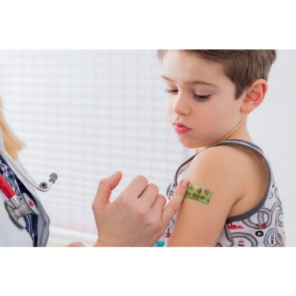 Preview: 100 Stück Injektionspflaster color Marienkäfer - kleine Pflasterstrips für Kinder Rolle (SSB-fähig)