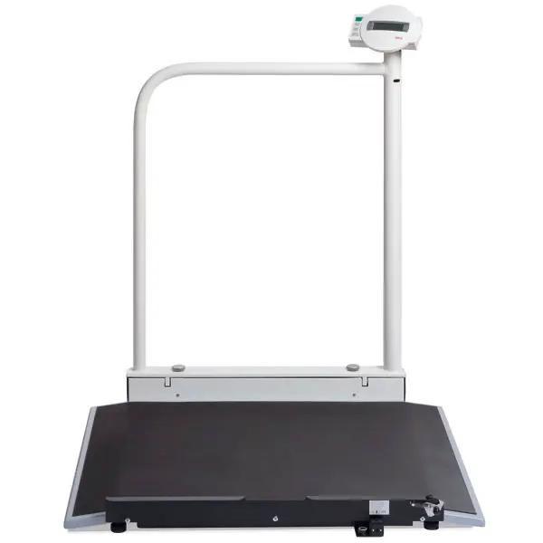 Preview: Elektronische Rollstuhlwaage SECA 677 mit Geländer und Transportrollen