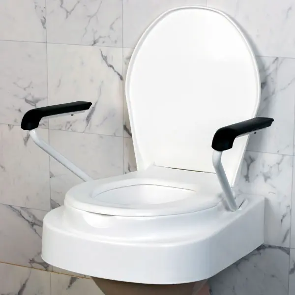Höhenverstellbarer Toilettensitz mit Lehnen - Mit veränderbaren Armlehnen