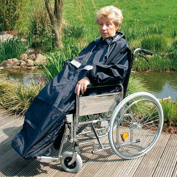 Regencape aus leichtem wasserdichtem blauen Nylonstoff - Mit Kapuze