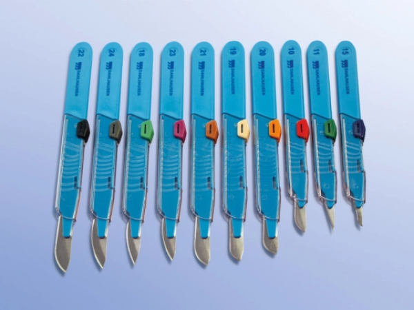 Sicherheitsskalpelle mit Klingenschutz, steril - 10 Stück, Einmalgebrauch