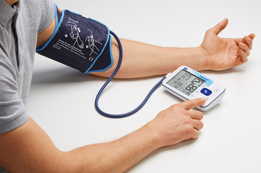 Hartmann Veroval Oberarm-Blutdruckmessgerät mit Arrhythmie-Erkennung