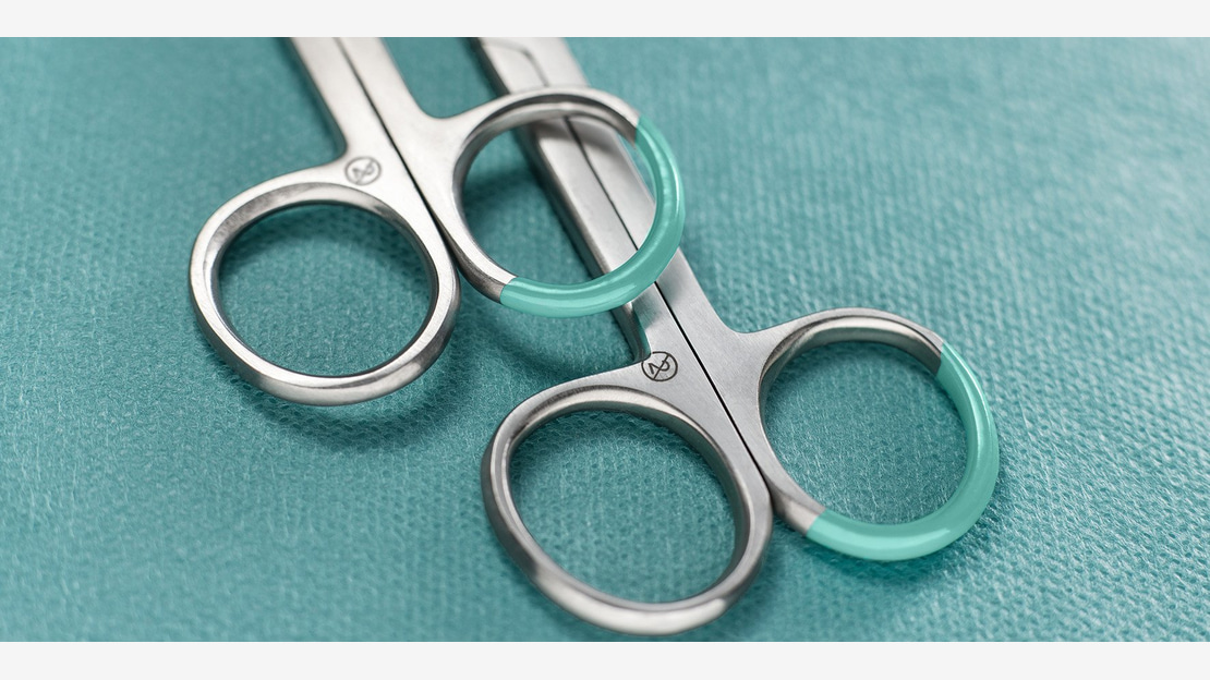 Nagelscheren gebogen 9,5 cm - Peha Einmalinstrumente aus gebürstetem Stahl