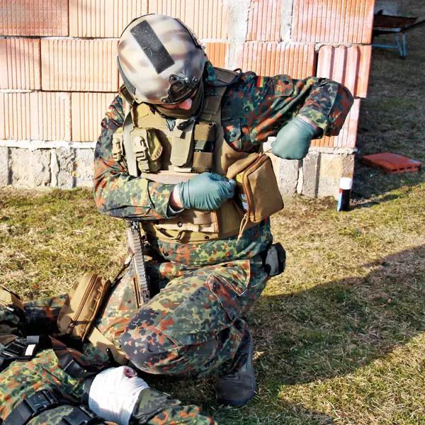 O-IFAK Erste-Hilfe Tasche - Gefüllt u.a. mit Handschuhen, Tape, Wendl-Tubus, usw.