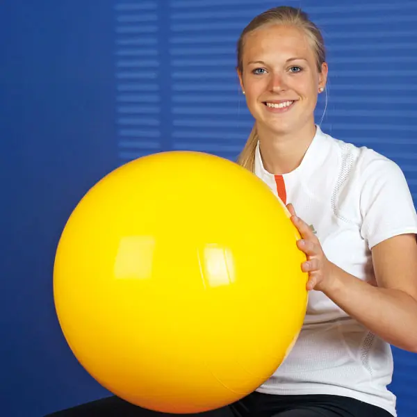 Sitzball - gelber Spielball mit Haltenoppen, Durchmesser: 45 cm
