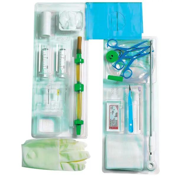Thorax-Drainage-Set - Komplett-Set u.a. mit Kompressen, versch. Kanülen, Skalpell, usw.