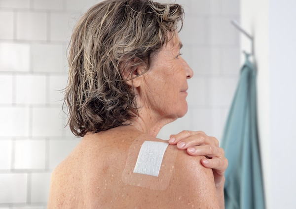 Leukomed T plus skin sensitive - Transparentverband mit Wundauflage steril