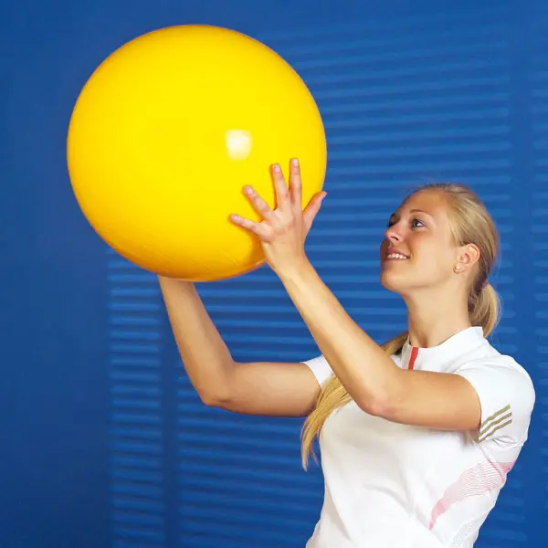 Sitzball - gelber Spielball mit Haltenoppen, Durchmesser: 45 cm